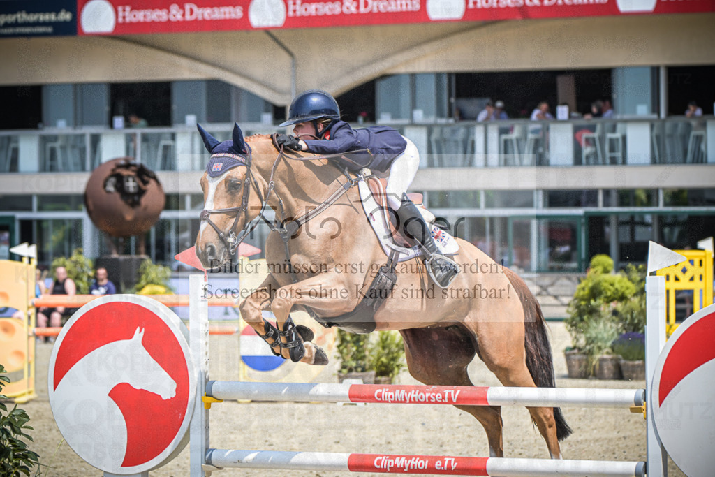 DOS_5211 | Entdecke hochwertige Reitturnierfotos von Foto Oger. Professionell, emotional und authentisch – jetzt Lieblingsmomente im Shop bestellen.Deutschlandweite Turnierfotografie. - Realisiert mit Pictrs.com