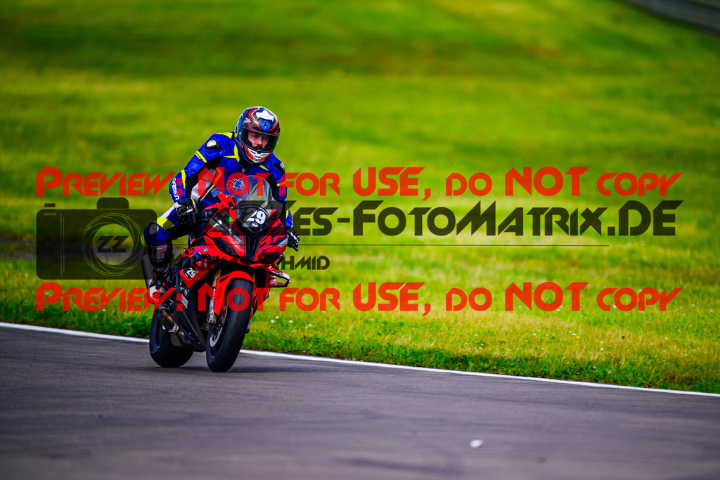 MaZZes_FotoMatrix_240519_6007705_0383 | Fotograf Mathias Schmid
Sportfotograf,
Eventfotograf,
Hochzeitsfotograf,
Portraitfotograf