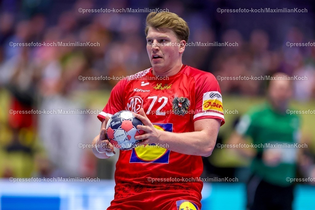 EHF19012601128 | 19.01.2026, Handball, Men's EHF EURO 2026, Österreich - Serbien, Jyske Bank Boxen in Herning, Dänemark, Preliminary Round:  Lukas Hutecek (Austria #72)