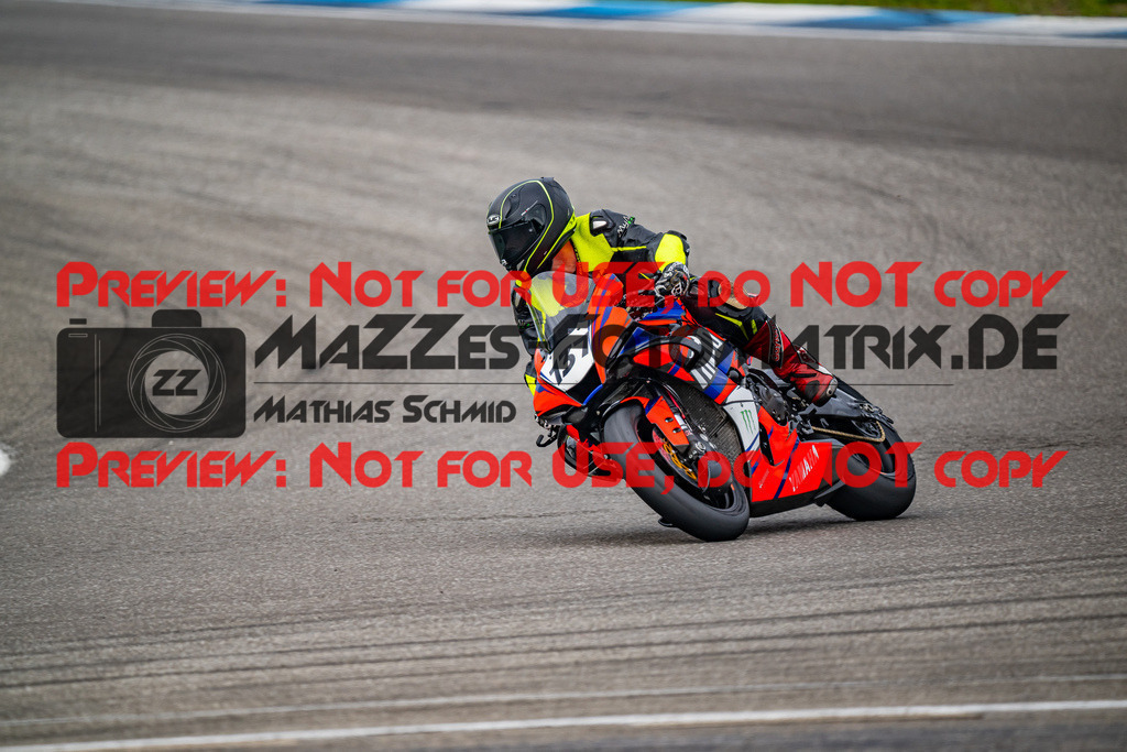 MaZZes_FotoMatrix_240701_6007705_3834 | WEISS