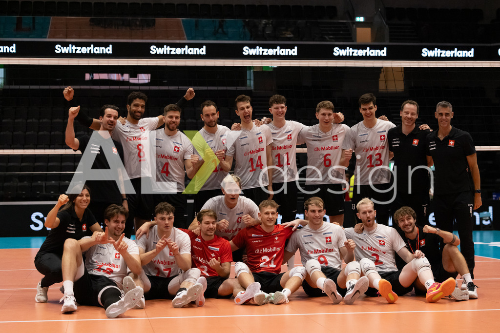 Luxembourg v Switzerland - CEV European League Men | KRIENS, SWITZERLAND - JUNE 12: Team of Switzerland winner photo after the CEV European League match between Luxembourg and Switzerland at Pilatus Arena on June 12, 2026 in Kriens, Switzerland. - Realisiert mit Pictrs.com