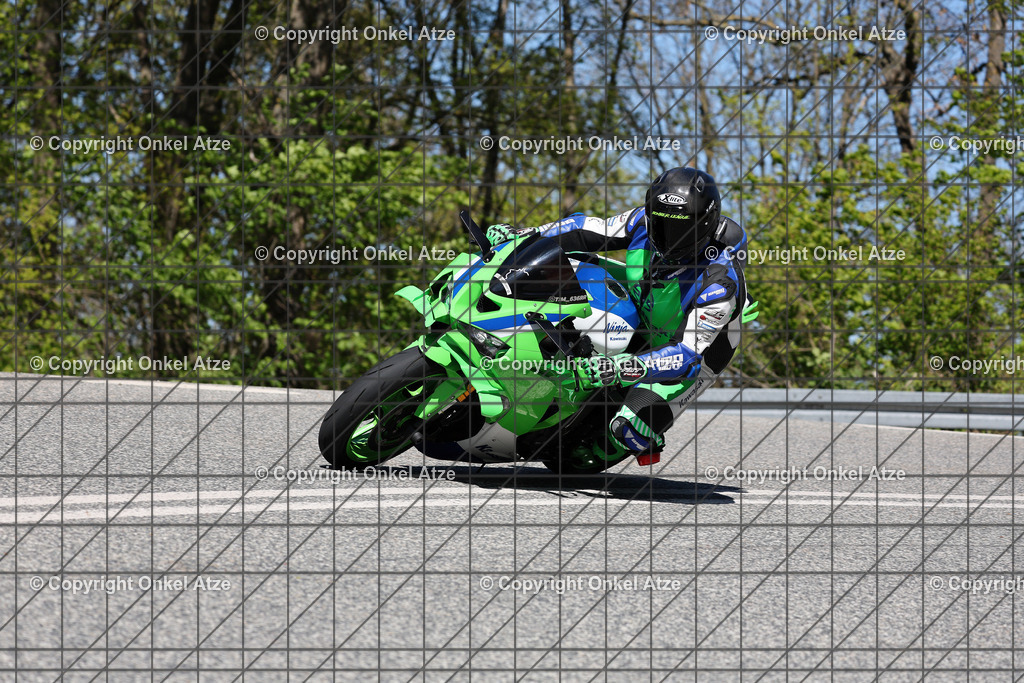 IMG_7193 | Fotograf am Kyffhäuser. Onkel Atze. Kyffhäuser Rennstrecke. Café36. Motorsportfotografie. - Realisiert mit Pictrs.com