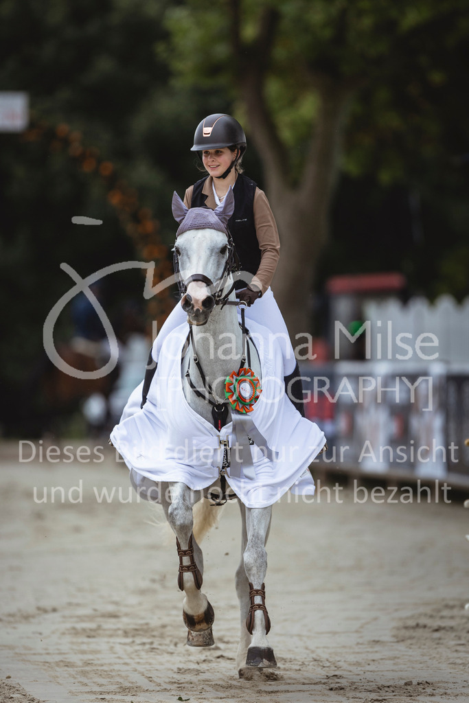 240712_BHO_L-Springen-324 | Deine schönsten Turniermomente als professionelle Fotos! Entdecke hochwertige Pferdesport-Fotografie im Online-Shop. Jetzt Fotos finden & bestellen!