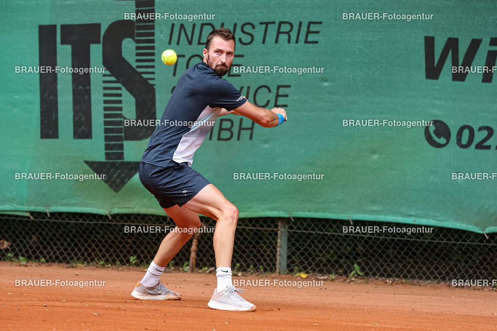 HTC Blau-Weiß Krefeld - LTTC Rot-Weiß Berlin  | Krefeld, Deutschland 21.07.2023, Tom Schönenberg (HTC Blau-Weiß Krefeld) gegen Eduard Esteve Lobato (LTTC Rot-Weiss Berlin) ,

bei der 2. Tennis Bundesliga Nord Begegnung zwischen HTC Blau-Weiß Krefeld und LTTC Rot-Weiß Berlin am 21.07.2023 in Krefeld.

(Foto: BRAUER-Fotoagentur)
 
