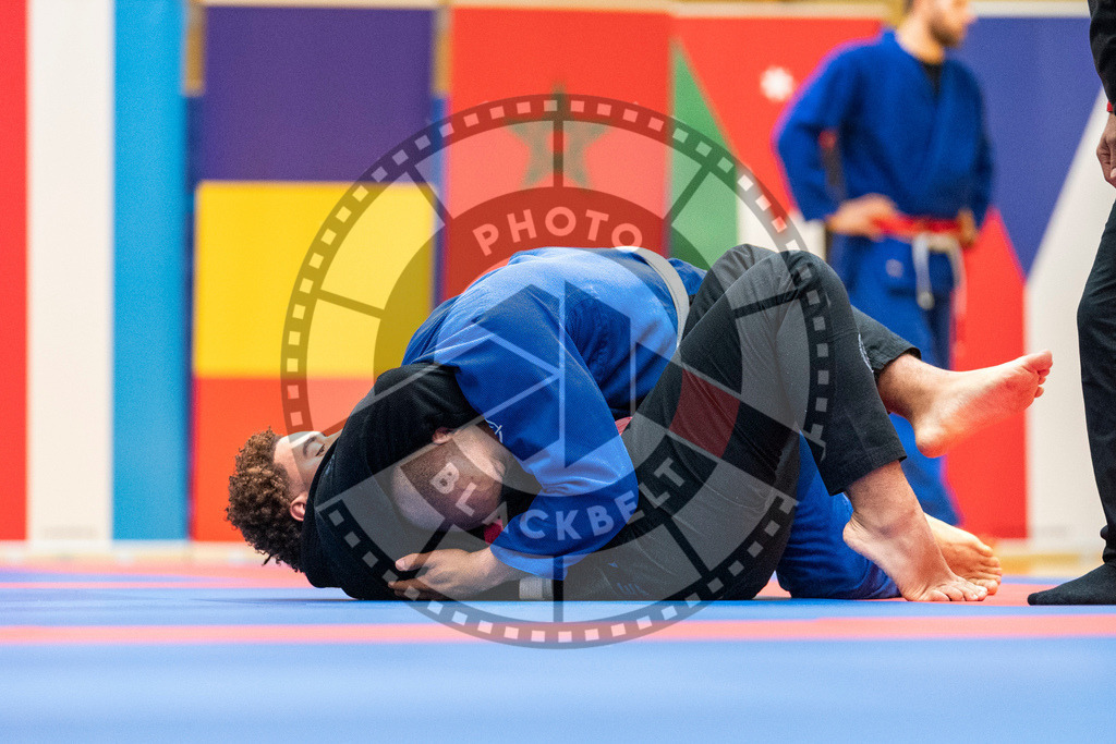 20231118PBB11771 | Fighters compete during the AJP Tour 600 Frankfurt Championship in Frankfurt/Main, Germany, on November 18, 2023.