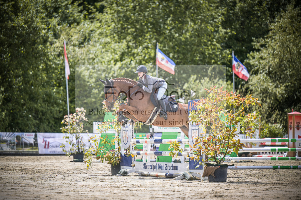 DOS_6752 | Entdecke hochwertige Reitturnierfotos von Foto Oger. Professionell, emotional und authentisch – jetzt Lieblingsmomente im Shop bestellen.Deutschlandweite Turnierfotografie. - Realisiert mit Pictrs.com