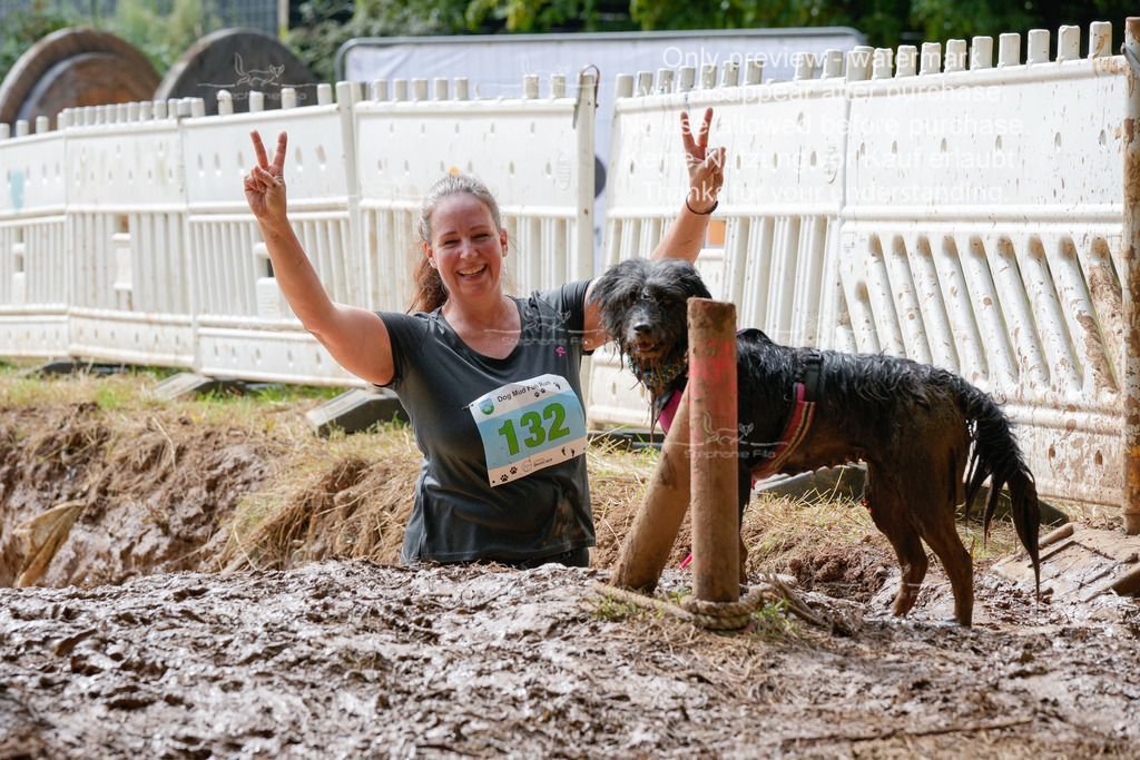 Schlamm_mit_Hund (385 von 460) | stephaniefillaphotographie - Realisiert mit Pictrs.com