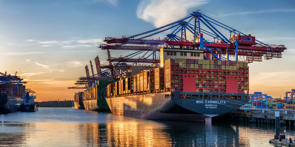 10260805 - Hamburger Hafen Wandbild - Abend im Waltershofer Hafen | Abendstimmung im Hamburger Hafen. Erhältlich als hochwertiges Wandbild auf Leinwand, Acrylglas, Alu-Dibond, Poster oder als digitaler Download, einfach über "Bestellen" konfigurieren.