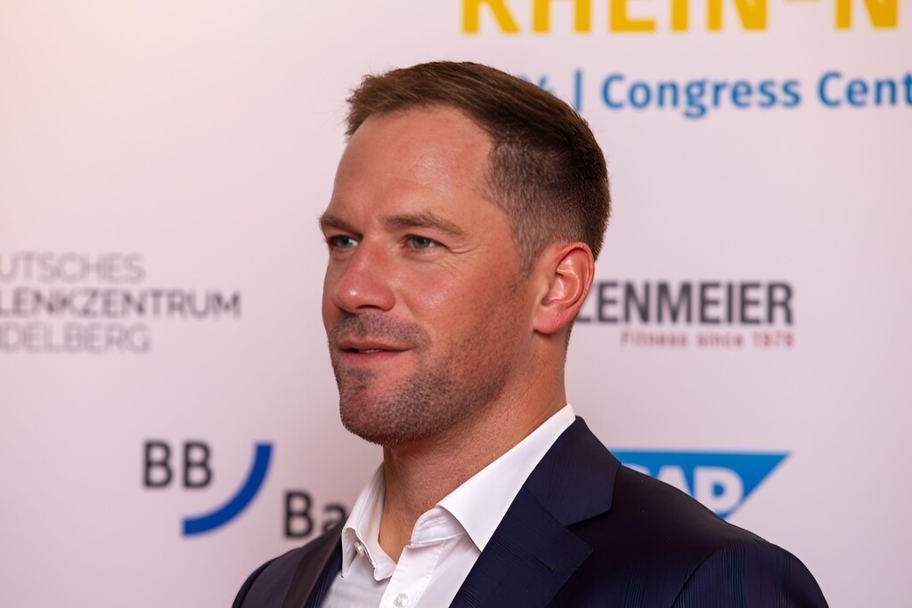 Rosengarten Mannheim: Award-Night 2024 / Sport Award Rhein-Neckar. Bild: Ex-Eishockeyprofi Marcus Kink, langjähriger Spieler und Kapitän der Adler Mannheim | Rosengarten Mannheim: Award-Night 2024 / Sport Award Rhein-Neckar. Bild: Ex-Eishockeyprofi Marcus Kink, langjähriger Spieler und Kapitän der Adler Mannheim - Realisiert mit Pictrs.com