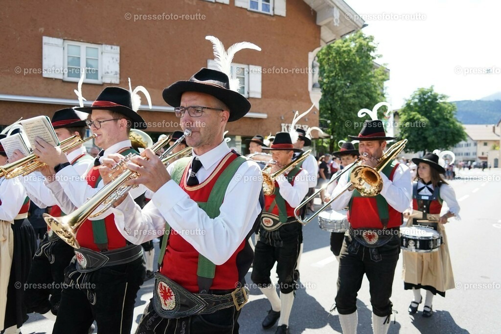 07d-MUSAU-Bundesmusikfest-2023-Juni16-Reutte-DSC06411 | Info aus dem Bezirk Reutte/Ausserfern Tirol sowie eine umfangreiche Bilddatenbank über die gesamte Region: Lechtal, Talkessel Reutte, Tannheimertal, Zwischentoren. Lech, Plansee, Zugspitze, Grenztunnel, B179, Fernpassstraße, Verkehr, Lawinen, Tradition, - Realisiert mit Pictrs.com