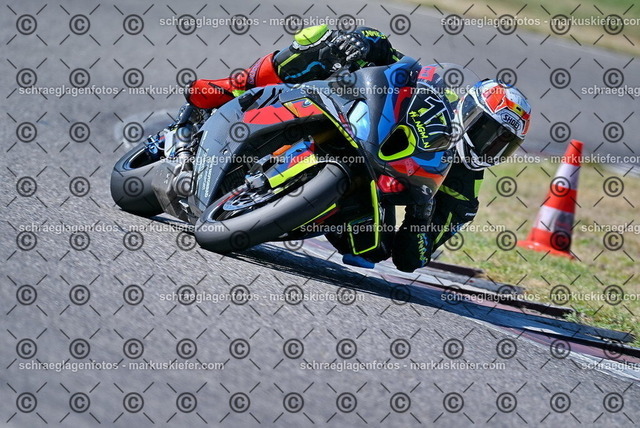 26bt04-0236 | markuskiefer.com - Realisiert mit Pictrs.com