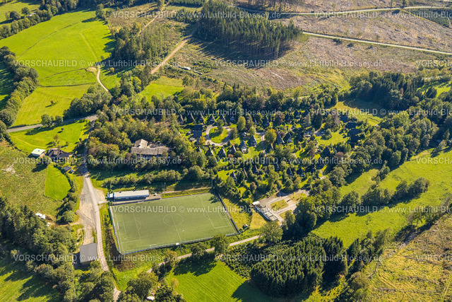 Kirchhundem230910379Oberhundem | Luftbild, Feriendorf Feriensiedlung Oberhundem, Jugendherberge Waldhof und Sortplatz TV Oberhundem, Oberhundem, Kirchhundem, Sauerland, Nordrhein-Westfalen, Deutschland