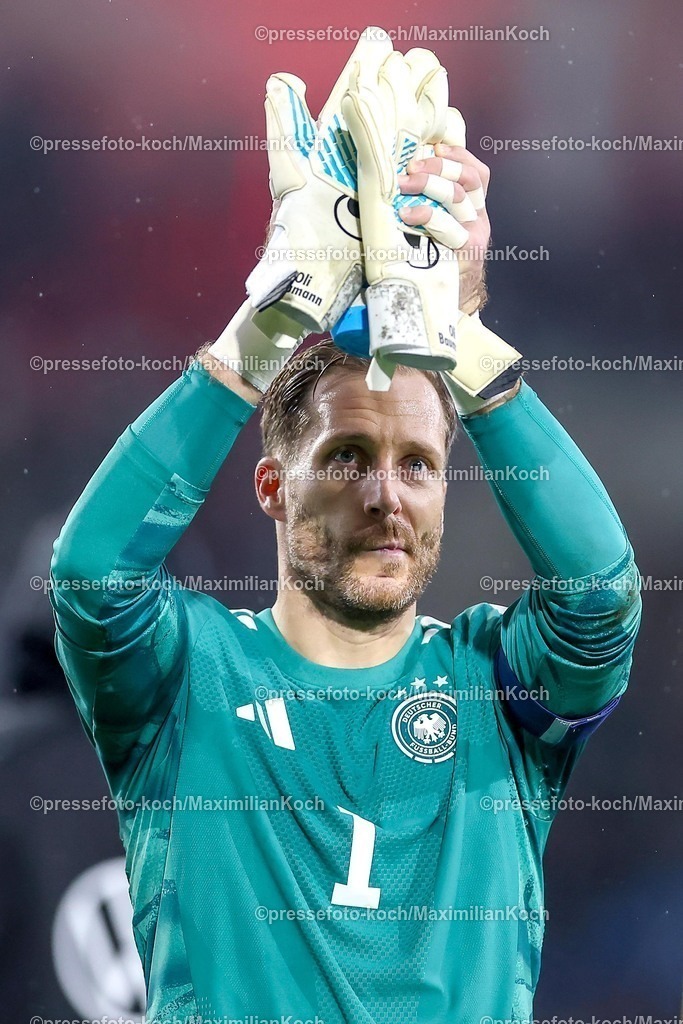 DFB14112501161 | 14.11.2025, Fußball, Länderspiel, WM-Qualifikation Europa, Deutschland - Luxemburg, Stade de Luxembourg (Croix de Gasperich, Luxemburg), 9. Spieltag, Saison 2025 2026: Torwart Oliver Baumann (GER #01)  Regulations prohibit any use of photographs as image sequences and or quasi-video.