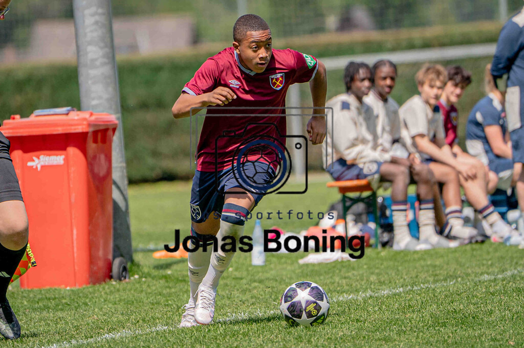 Fußball I C-Junioren I Saison 2025-2026 I Pfingsturnier Langförden I 14324 | jns.sportfotos - Realisiert mit Pictrs.com