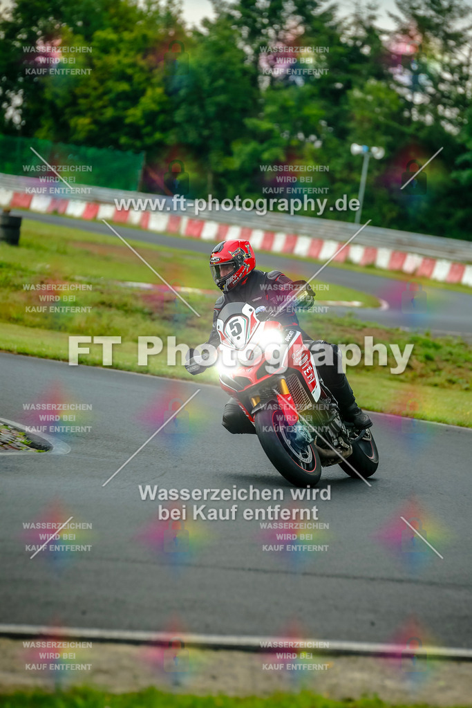 VBK-3935 | Hier findet Ihr Bilder von Touristenfahrten auf der Nürburgring Nordschleife oder von anderen Veranstaltungen die ich besucht habe. Viel Spass beim Durch Schauen 