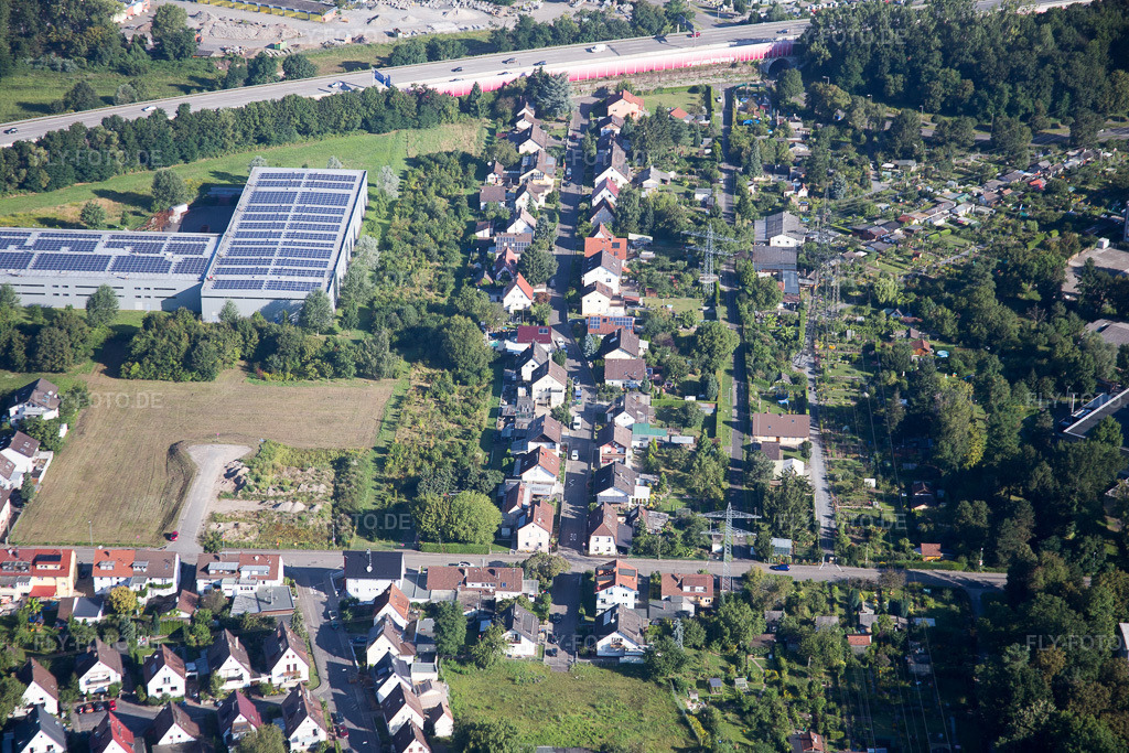 Luftbild: Gut-Magnum Straße im Ortsteil Durlach in Karlsruhe im Bundesland Baden-Württemberg in Deutschland. Foto: IMG_093014.jpg vom 13.08.2016 durch Werner Riehm/FLY-FOTO.de