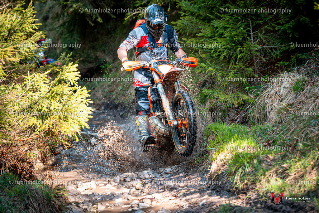 fuernholzer_250501-C2-52 | Fotografische Impressionen von der Red Stag Enduro Extreme by fuernholzer-photography.com. Endurosport in Österreich fotografisch festgehalten von fuernholzer. Auftragsfotografie für Private, Gewerbefotos und Industriefotografie. Eventfotografie, Sportfotografie und Motorsportfotografie. Anbieter von Fotoworkshops, Fototraining, fotografischen Vorträgen und Fotoseminaren.