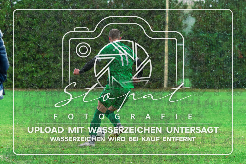 SGWFGFS-1055 | Sven Sudmann (SG Wintermoor/Schuelern #11) beim Herren Kreisliga HK Spiel zwischen SG Schulern/Wintermoor und FG Fulde-Stellichte im Stadion Wintermoor, Schneverdingen (Simon Paul Stopat) - Realisiert mit Pictrs.com