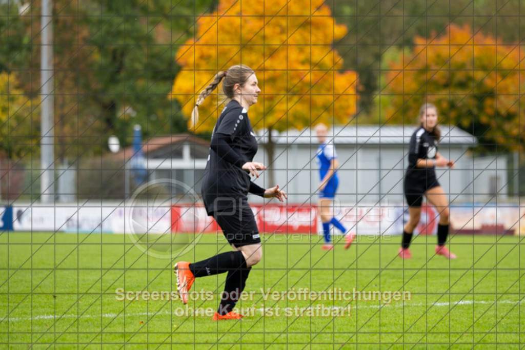 20251012_123609_0182 | #,1.FC Donzdorf II (schwarz) vs. TSV Silmingen (blau), Fussball, Frauen-Quali Bezirksliga - Bezirk Neckar/Fils, 05. Spieltag, Saison 2025/2026, Rasenplatz Lautertal Stadion, Süßener Straße 16, 73072 Donzdorf, 12.10.2025 - 11:00 Uhr,Foto: PhotoPeet-Sportfotografie/Peter Harich