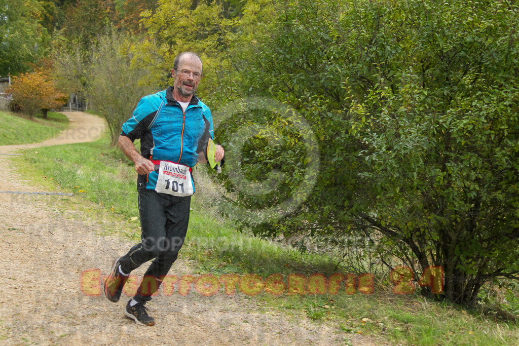 231029_1206_EV4_2944 | Sportfotografie im Rhein-Sieg Kreis, Köln, Bonn, NRW, Rheinland Pfalz, Hessen, etc. Unser Tätigkeitsfeld umfasst den Laufsport vom Volkslauf über den Marathon, Duathlon, Triathon bis zum Ultralauf wie Kölnpfad Ultra oder Schindertrail.