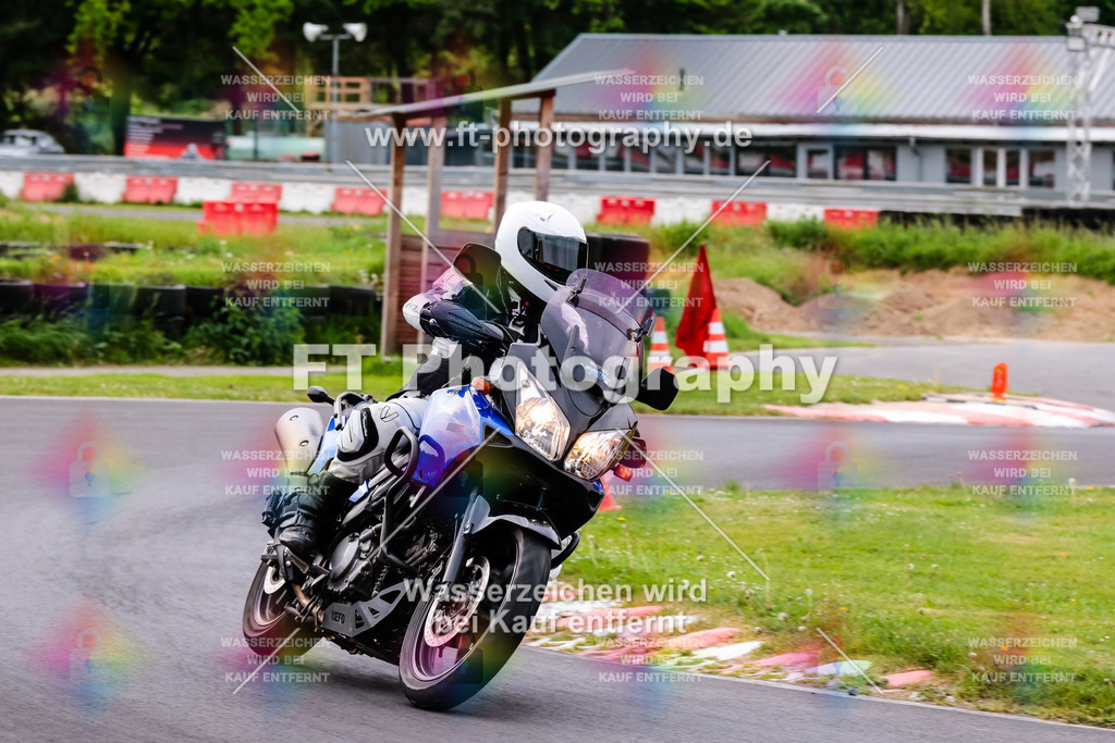 MotoTeamVBK-20070 | Hier findet Ihr Bilder von Touristenfahrten auf der Nürburgring Nordschleife oder von anderen Veranstaltungen die ich besucht habe. Viel Spass beim Durch Schauen 
