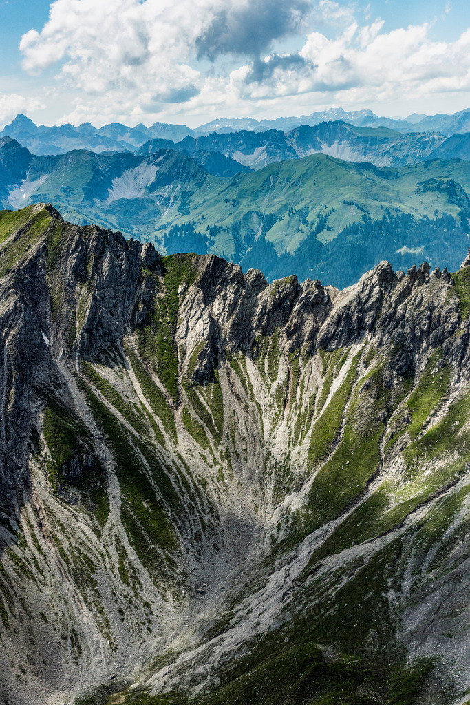 dr__0019338.jpg | TARRENZ 04.07.2017 Felsen- Massiv und Berglandschaft der Alpen in Tarrenz in Tirol, Österreich. // Rock and mountain landscape the Alps in Tarrenz in Tirol, Austria. Foto: Daniel Reiter