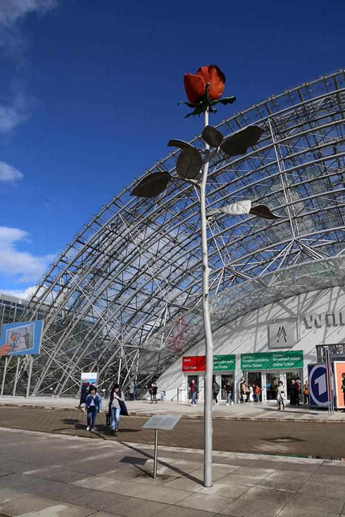 Foto: Leipzig - Leipziger Messe | Das Team hinter BILDLEXIKON LEIPZIG bündelt historische wie aktuelle Informationen über die Stadt Leipzig in Text und Bild auf einer Plattform und stellt diese der interessierten Öffentlichkeit zur Verfügung.