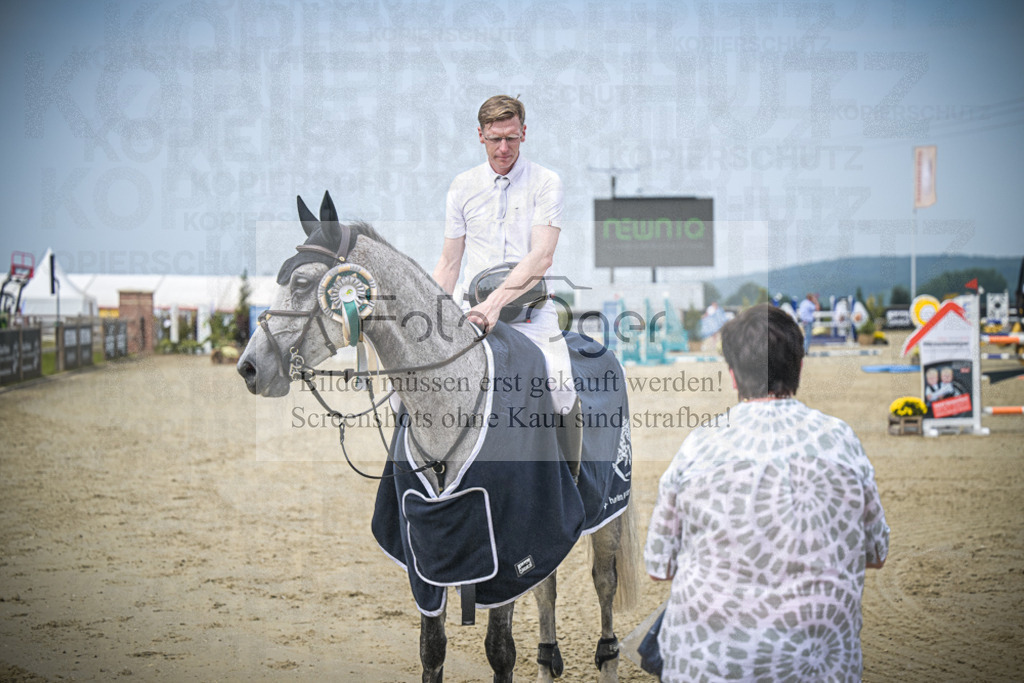 DOS_0016 | Entdecke hochwertige Reitturnierfotos von Foto Oger. Professionell, emotional und authentisch – jetzt Lieblingsmomente im Shop bestellen.Deutschlandweite Turnierfotografie. - Realisiert mit Pictrs.com
