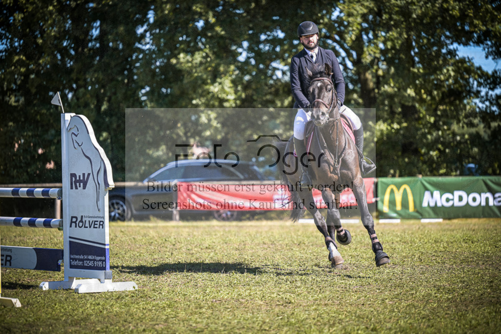 DOS_0270 | Entdecke hochwertige Reitturnierfotos von Foto Oger. Professionell, emotional und authentisch – jetzt Lieblingsmomente im Shop bestellen.Deutschlandweite Turnierfotografie. - Realisiert mit Pictrs.com