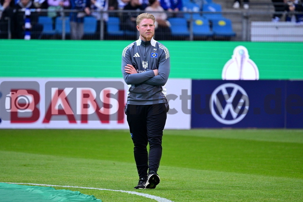 KBS Picture_HSV-Bremen_Frauen_023 | Bolz Marwin Trainer (HSV Frauen) ,Sportplatz :  Volksparkstadion, - Realisiert mit Pictrs.com