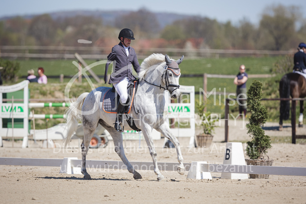 220418_L-Dressur-208 | Frühlingsfest der Pferde
Herford
18.April 2022
Dressurprfg. Kl.L* - Tr. L2ausw. geschlossen