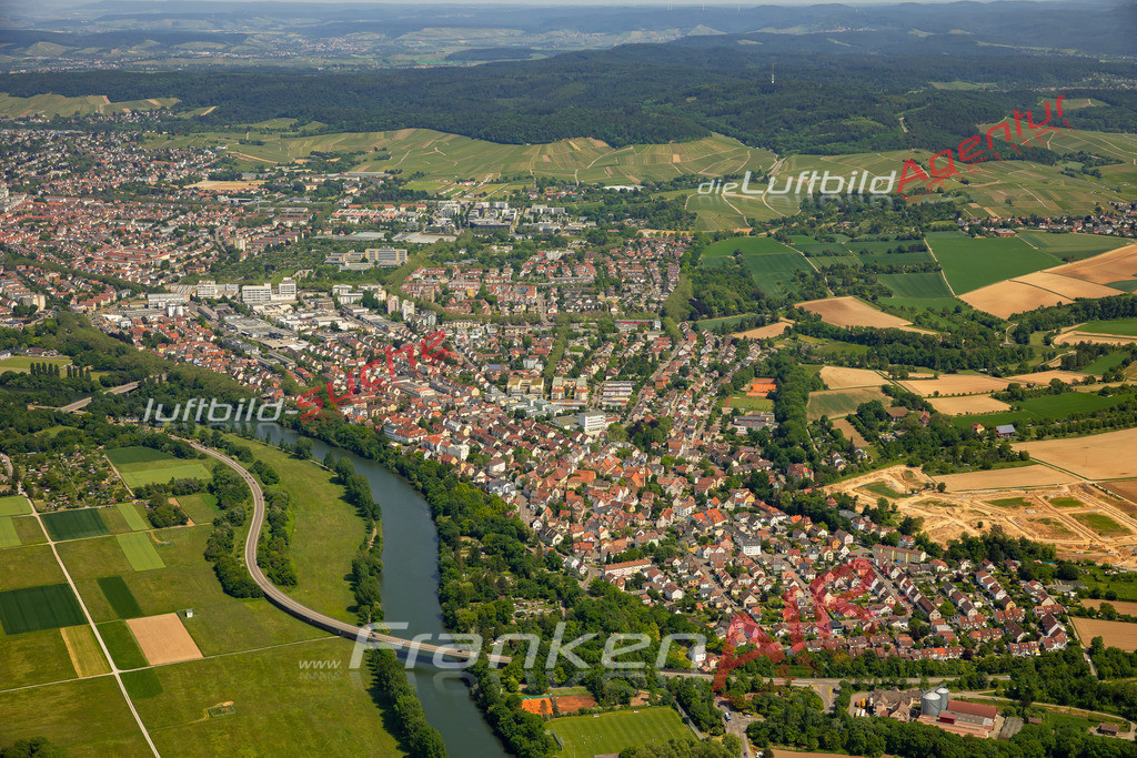 sontheim-heilbronn-von-oben-luftaufnahme-2540-2023 | Das Luftbild zeigt Sontheim Heilbronn - Die Luftaufnahme wurde 2023 vom UL-Flugzeug aus erstellt ( keine Drohne ) - 
Hochauflösende Luftaufnahme - Für grossformatige Ausdrucke geeignet. Die Geschenkidee !
Mit Lizenz und Bildrechte bestellbar