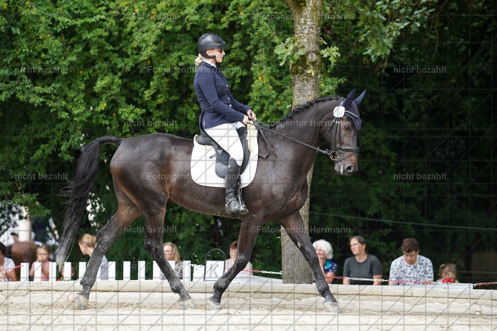 20230826-FAH05627 | Forstinning, 2023, Dressurturnier, Turniersportbilder, Turnierfotografen Bayern, Fotoagentur Herrmann, Reitsportfotografie, Turnierbilder
