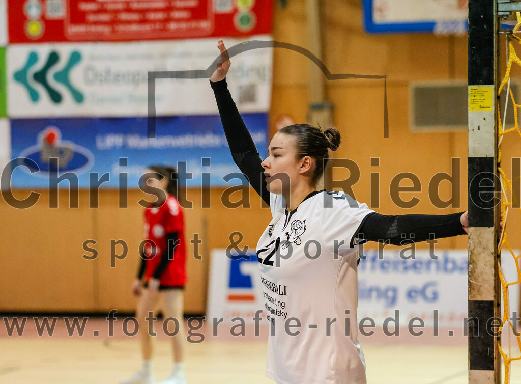 2024-01-27_017_SpVgg_Altenerding_II_gegen_TV_Altoetting_II | Erding, Deutschland, 27.01.2024:
Handball, Bezirksliga Frauen Altbayern 2023 / 2024, 10. Spieltag, SpVgg Altenerding II gegen TV Altötting II, Endergebnis: 17:29

Patricia Ring (TV Altötting, #22)

Foto: Christian Riedel / fotografie-riedel.net