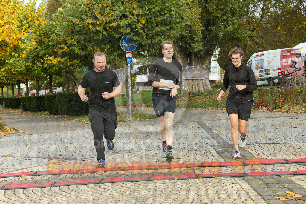 241020_1204_EX1_3134 | Sportfotografie im Rhein-Sieg Kreis, Köln, Bonn, NRW, Rheinland Pfalz, Hessen, etc. Unser Tätigkeitsfeld umfasst den Laufsport vom Volkslauf über den Marathon, Duathlon, Triathon bis zum Ultralauf wie Kölnpfad Ultra oder Schindertrail.