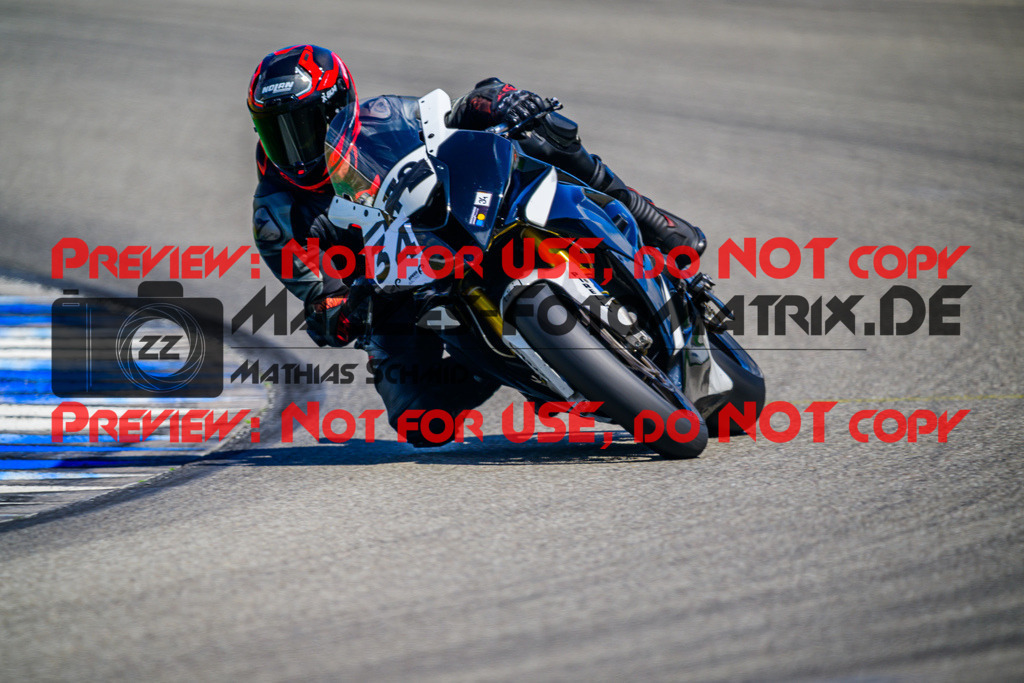 MaZZes_Fotomatrix_20250628_6007705_8097-2 | WEISS