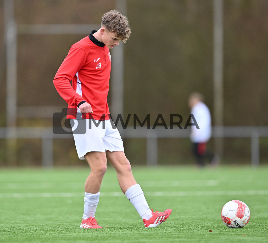 Fussball I Herren I Saison 2025-2026 I Bundesliga I 6. Spieltag I Eintracht Frankfurt - FC Bayern München  | MWMARA - Realisiert mit Pictrs.com