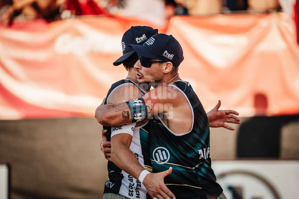 Beachvolleyball | Männer | Allianz German Beach Tour 2025 | Tourstop München | 04.07.2025 | v.l. Laurenc Grössig und Mathias Seiser