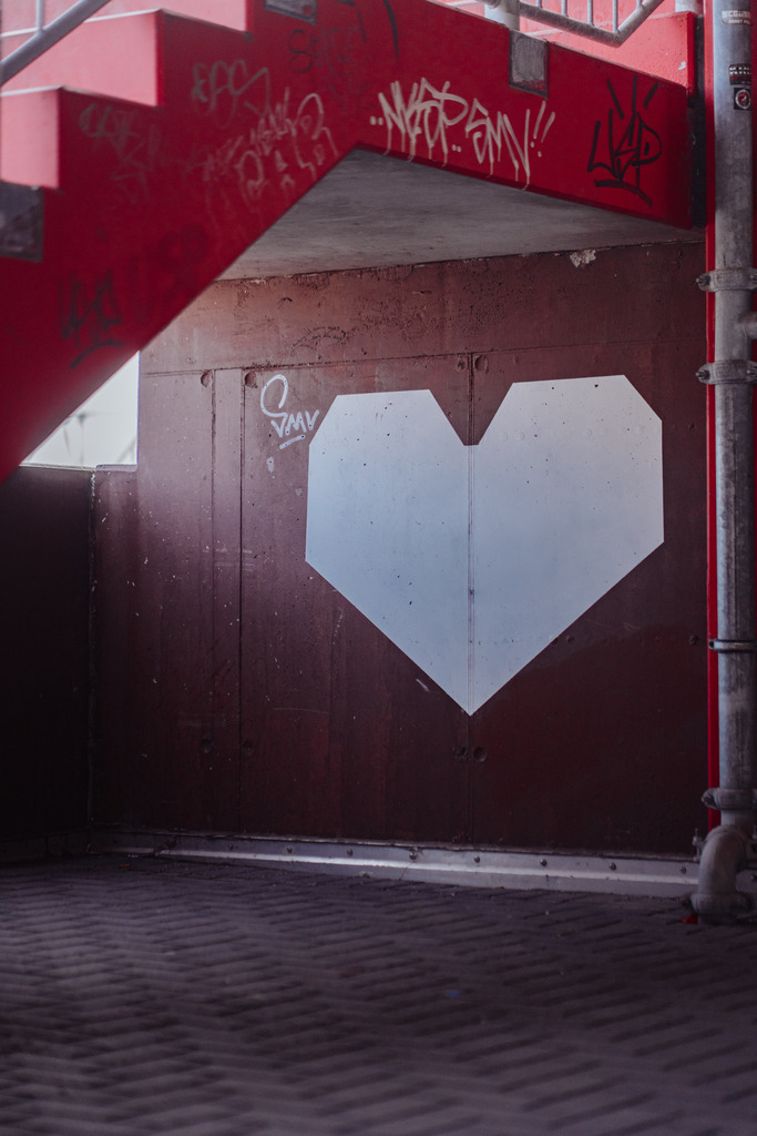 HEV07698 | Der offizielle Shop für FC St. Pauli Fotos. Wähle aus Spielszenen & Fanmomenten dein FCSP Wunschformat. Wir liefern Millerntor-Atmosphäre.