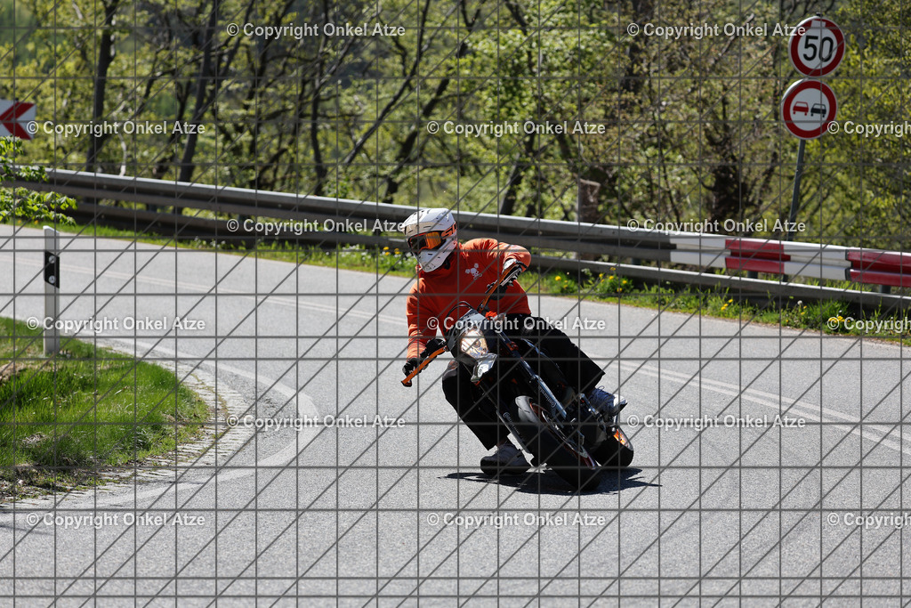 IMG_7253 | Fotograf am Kyffhäuser. Onkel Atze. Kyffhäuser Rennstrecke. Café36. Motorsportfotografie. - Realisiert mit Pictrs.com