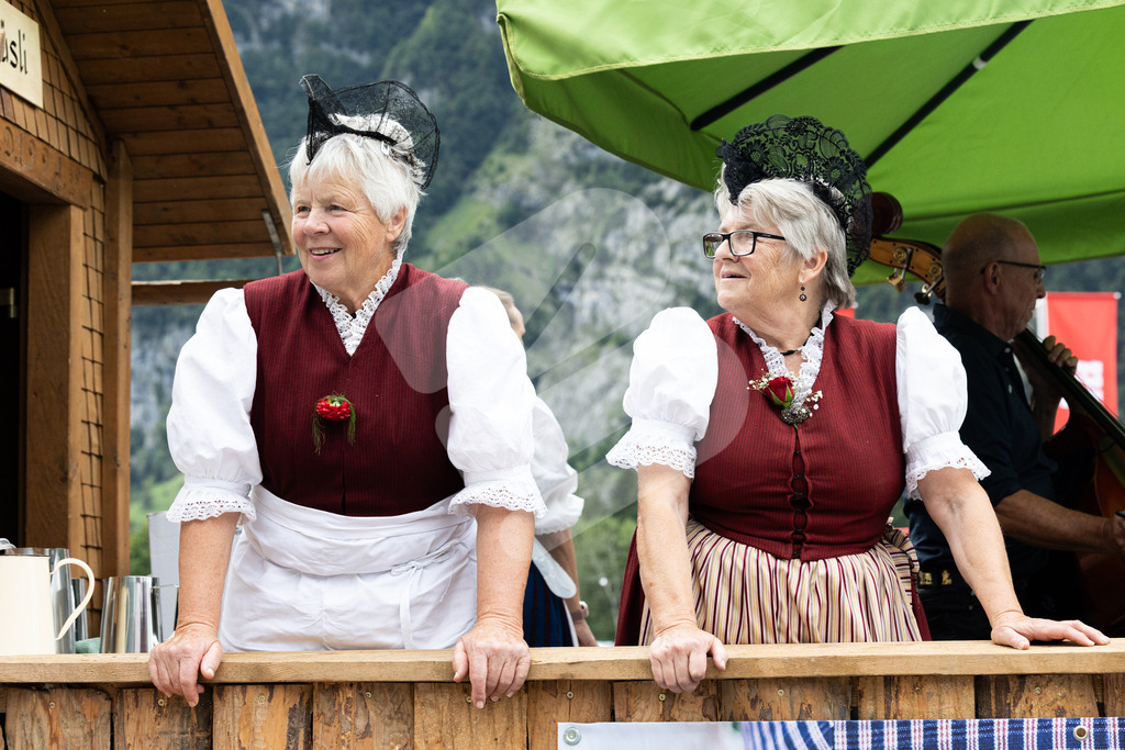 ESAF2025_Freitag_4151 | Die Schwinger des Schwyzer Kantonalen Schwingerverbandes: Fotos, die Dynamik und Leidenschaft festhalten, sowie emotionale Momente aus dem traditionellen Schwingsport zeigen. - Realisiert mit Pictrs.com