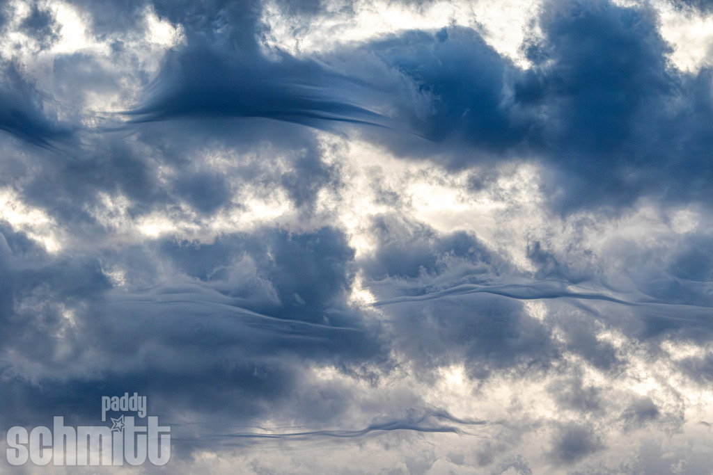 PS-Wolken-2026-16 | Entdecke die größte Bildgalerie der Region mit Fotografien aus dem Allgäu, der Bodenseeregion, Oberschwaben, dem Donautal und der Schwäbischen Alb. Landschaften, Luftaufnahmen und Reisefotografie als Wandbild und Fotokunst. - Realisiert mit Pictrs.com