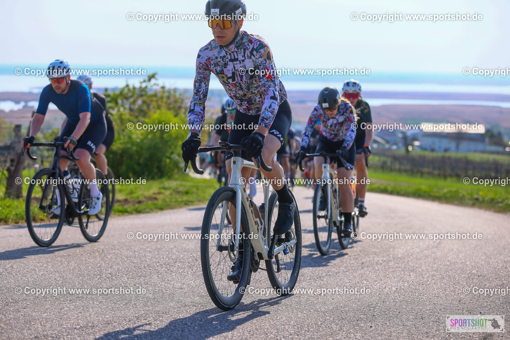 TRA_0514 | Neusiedlersee Radmarathon 2026@sportshot_your_pictrs #yourpictures#roadtowm2029 #nrm #neusiedlerseeradmarathon #neusiedlersee #neusiedlerseetourismus #burgenland #mörbisch #nrm26 #burgenlandtourismus #voglundco #poweredbyburgenlandtourismus #radsport #rad #marathon #ucigranfondo #visitburgenland #ucigranfondoworldseries