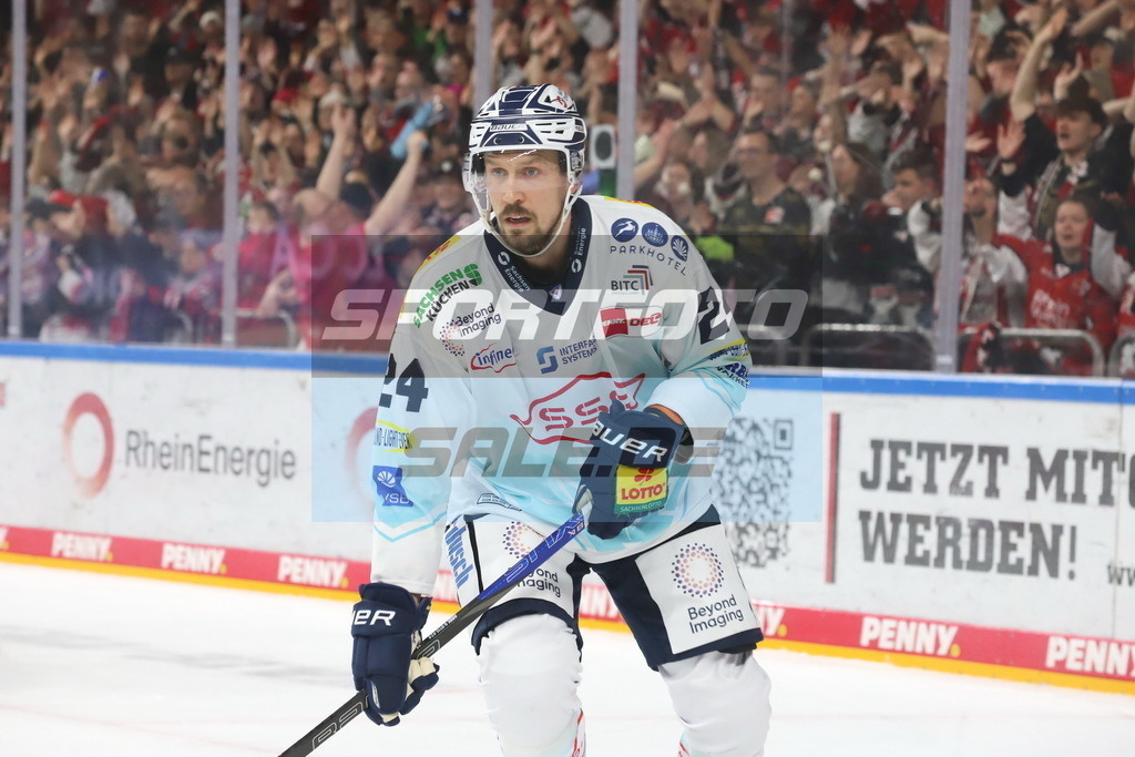 Simon Karlsson DRE | Simon Karlsson DRE - Realisiert mit Pictrs.com