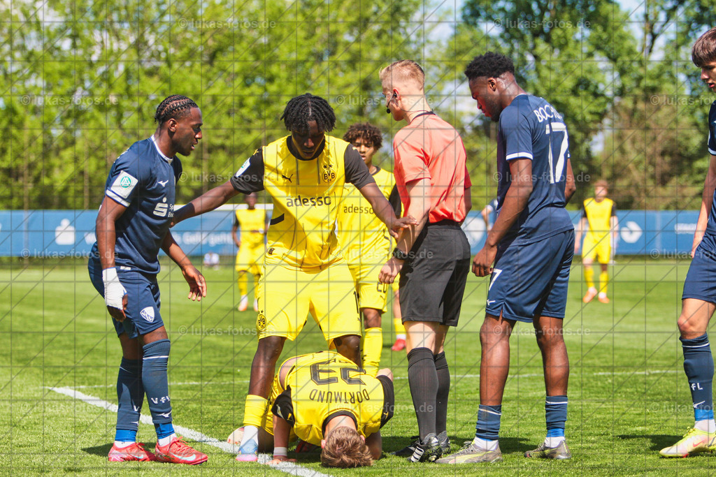 VfL Bochum U19 - Borussia Dortmund | Fotos vom DM-Achtelfinale der U19-Junioren des VfL Bochum gegen Borussia Dortmund.
 - Realisiert mit Pictrs.com