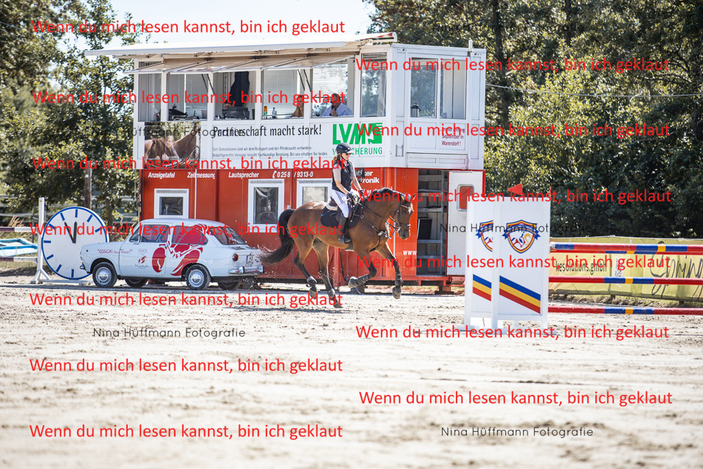 BK1A6682 | Turnierbilder Turnierfotos Nina Hüffmann Turnierfotografie Pferdefotografie Tierzeichnung Haustierzeichnung Pferdezeichnung Hundezeichnung Videograf  - Realisiert mit Pictrs.com
