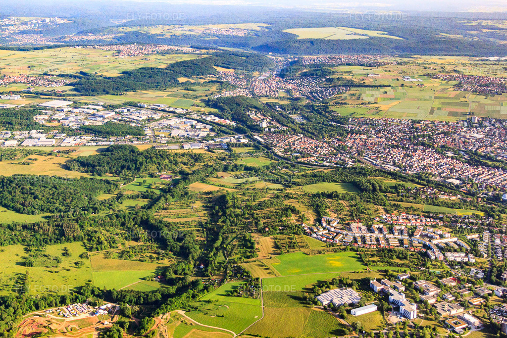 Luftbild: Stadtansicht mit Hochschule Reutlingen in Reutlingen im Bundesland Baden-Württemberg in Deutschland. – Foto: IMG_67674.jpg vom 09.06.2014 durch Werner Riehm/FLY-FOTO.de – Auflösung des Originals: 4752 x 3168 px – Hochschule Reutlingen - Shaping the Future. Together.