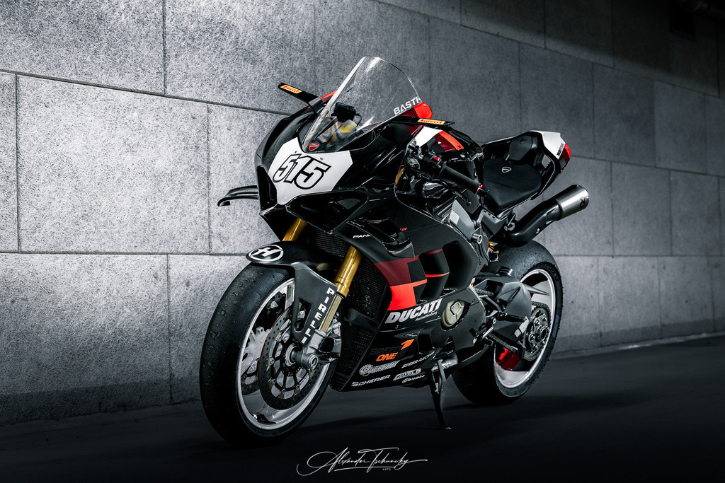 Ducati Panigale V4S | Entdecken Sie die faszinierende Welt von Alexander Tschuncky Arts: Kreative Fotografie, atemberaubende Automobilkunst und hochwertiger Bilderdruck. Lassen Sie sich inspirieren! - Realisiert mit Pictrs.com