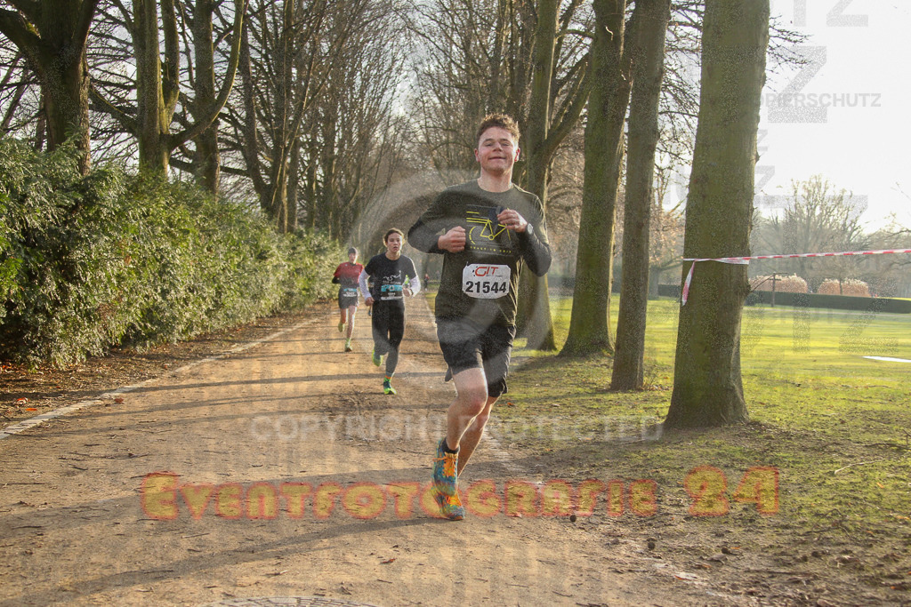 241231_1013_EV4_3447 | Sportfotografie im Rhein-Sieg Kreis, Köln, Bonn, NRW, Rheinland Pfalz, Hessen, etc. Unser Tätigkeitsfeld umfasst den Laufsport vom Volkslauf über den Marathon, Duathlon, Triathon bis zum Ultralauf wie Kölnpfad Ultra oder Schindertrail.