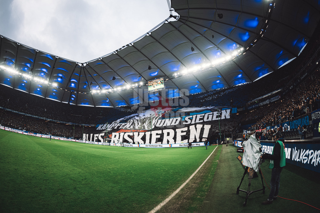 Fußball | Männer | Saison 2025/2026 | 1. Fußball-Bundesliga | 13. Spieltag | Hamburger SV vs. SV Werder Bremen | 07.12.2025 | Choreographie der HSV Fans Kämpen und Siegen Alles Riskieren